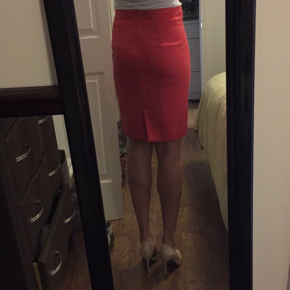 The Limited Pink Pencil Skirt - Picture 2 of 6